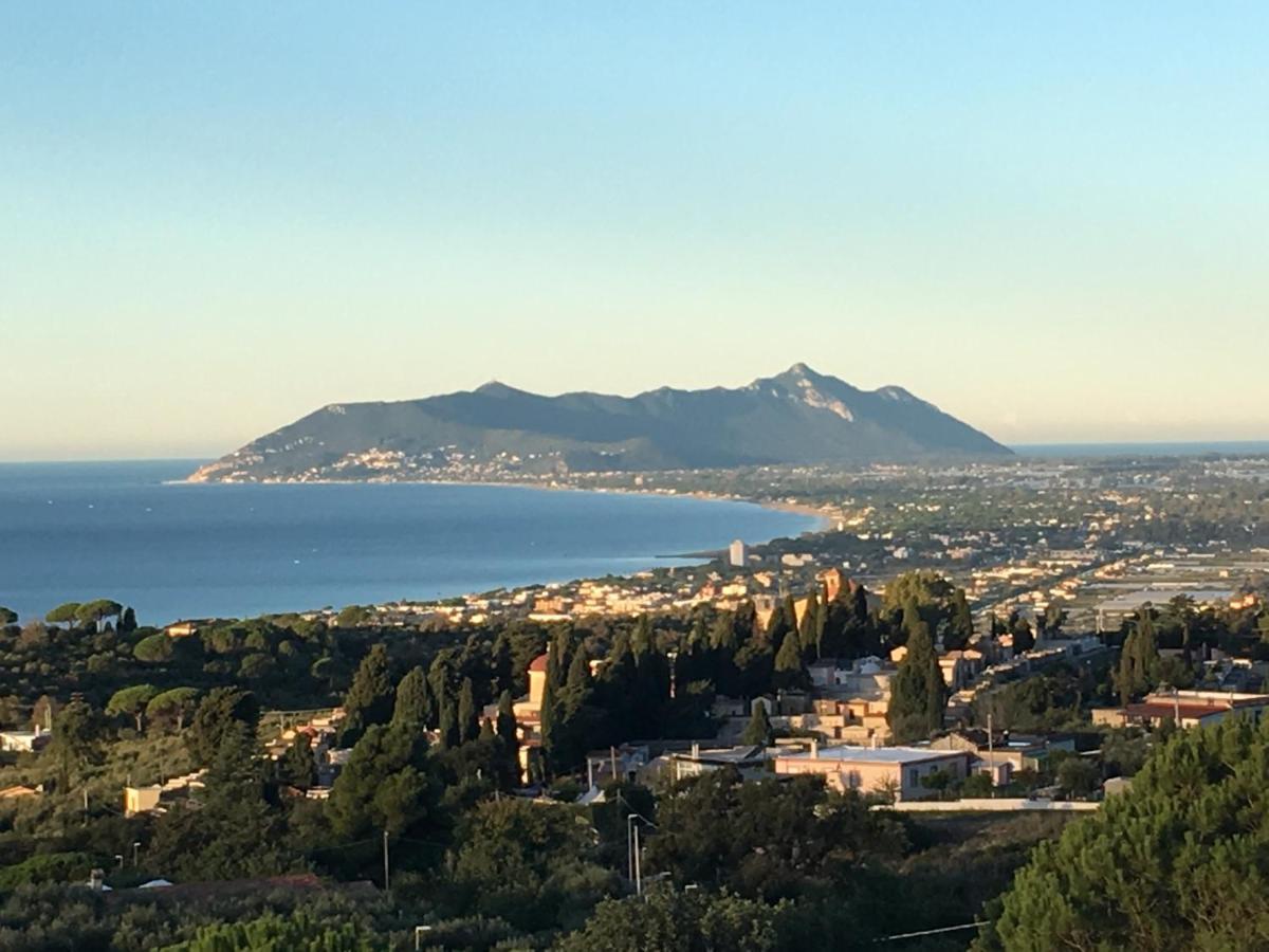 Villa "Ai Galli" Terracina Exterior foto